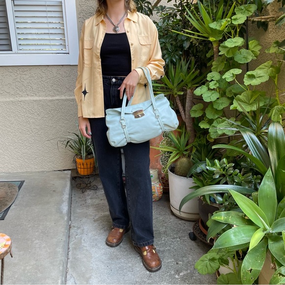 Vintage baby blue/silver Prada leather bag with certificate of authenticity - Picture 4 of 17